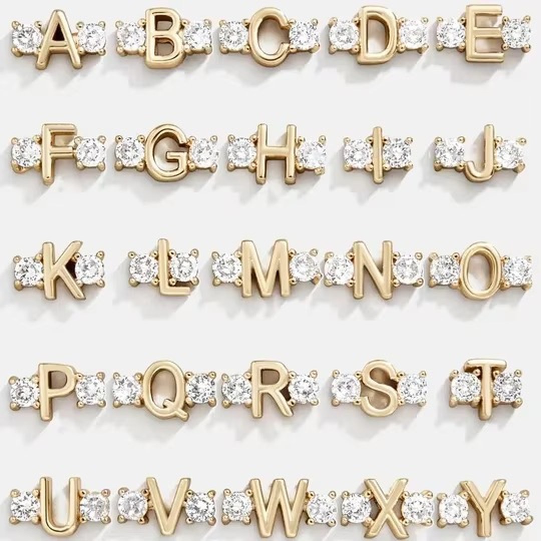 Lettres dorées serties de pierres, de A à Z