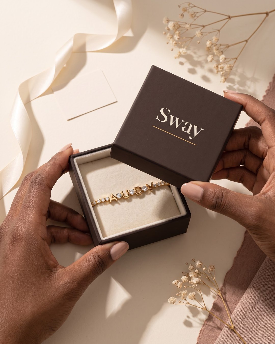 Bracelet prénom dans son écrin Sway